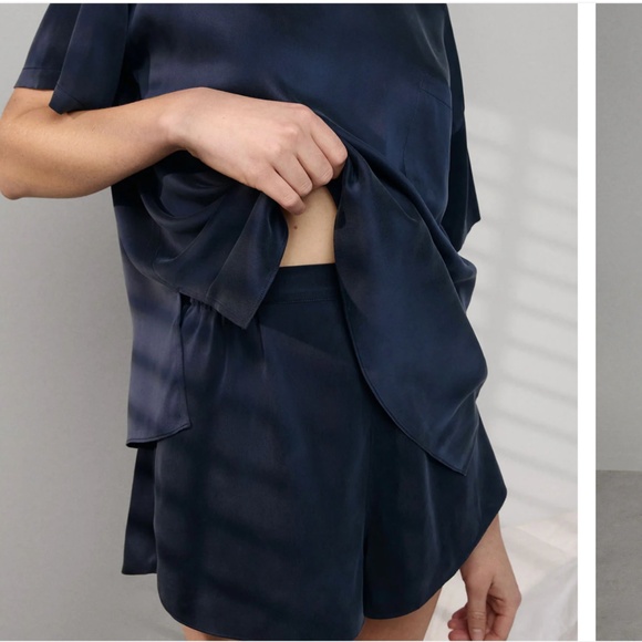 LUNYA NWOT Washable Silk TEE ONLY in Deep Blue Size L - Picture 3 of 6